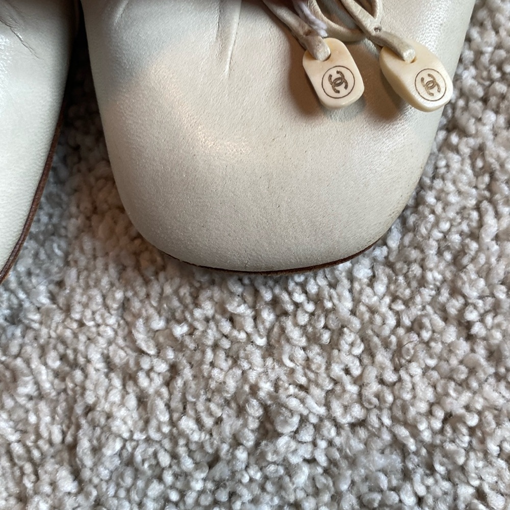 😍😍FLASH LIQUIDATION SALE 😍😍VINTAGE AUTHENTIC CHANEL flats - Picture 2 of 8